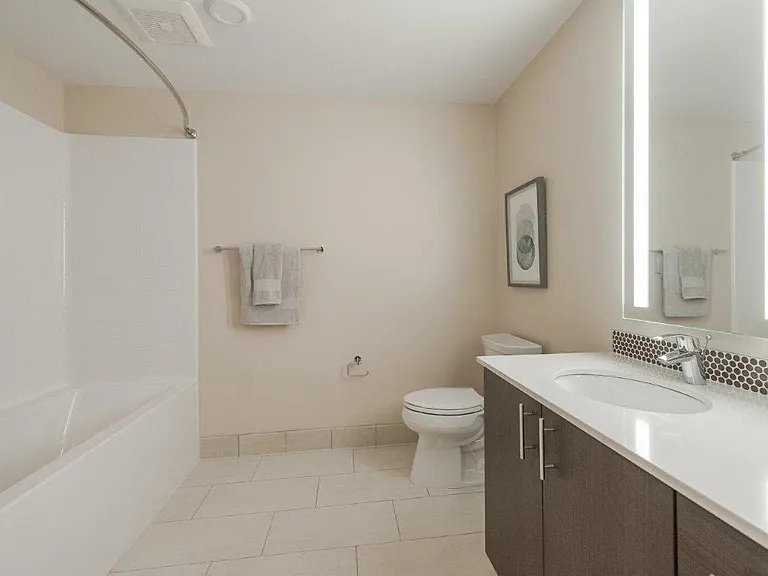 2x2 | Bath