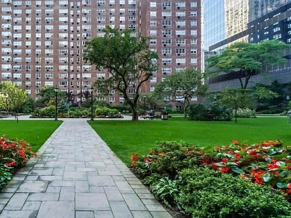 4th image of 345 W 58th St Front 1
