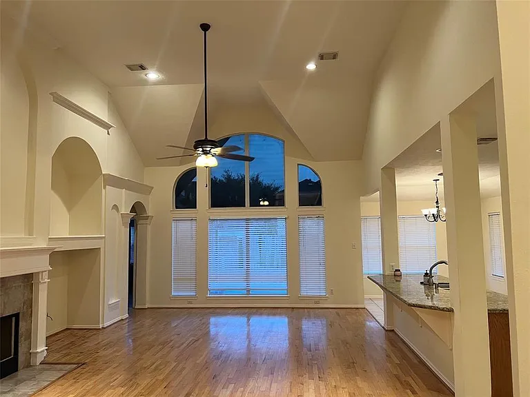 17707 Cypress Laurel St — Photo 4