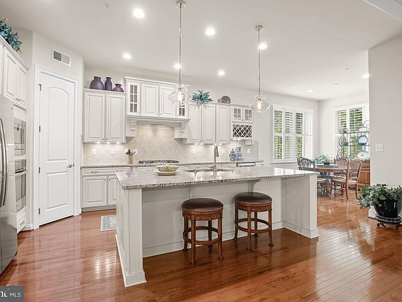 3rd image of 2559 Sophia Chase Dr