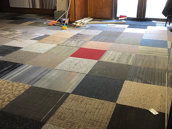 1500 sq feet in side loft