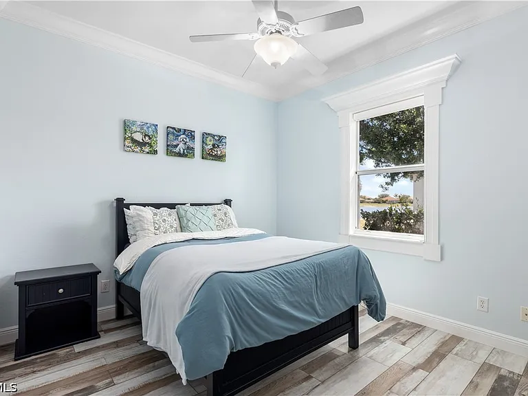 2202 Grove Dr — Photo 32