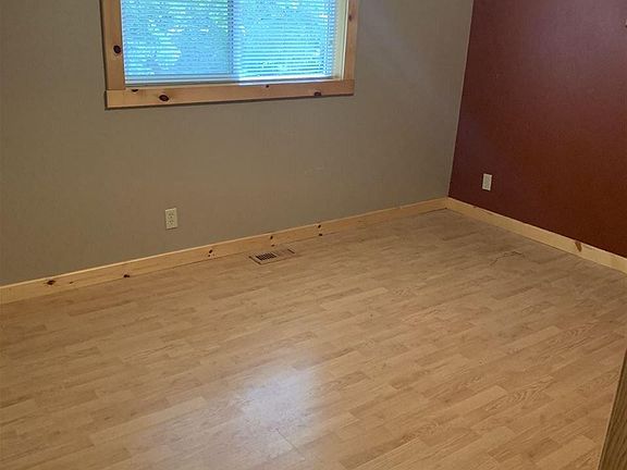 4th image of 1230 McKinley Ave
