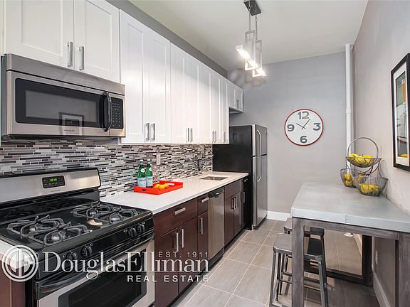 4th image of 35 Clarkson Ave APT 5A