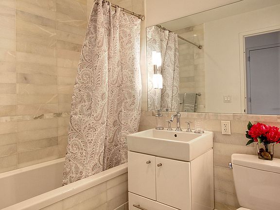 4th image of 635 W 42nd St APT 10A