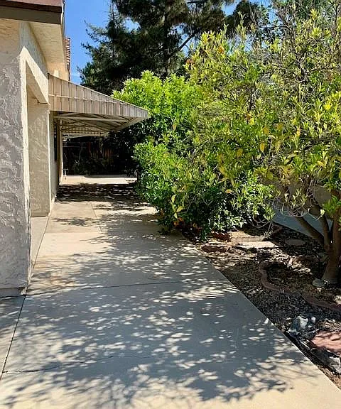 6078 N Hazel Ave — Photo 28