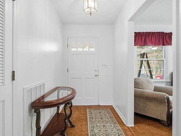 4th image of 304 Chestnut St
