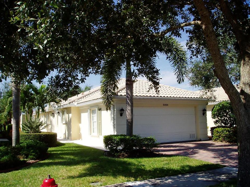 1st image of 8464 SE Retreat Dr