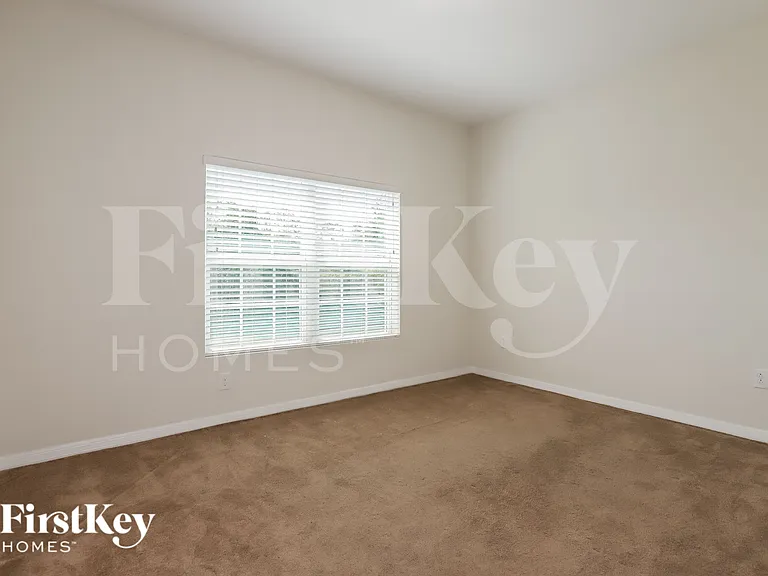 1620 Patio Ter — Photo 12