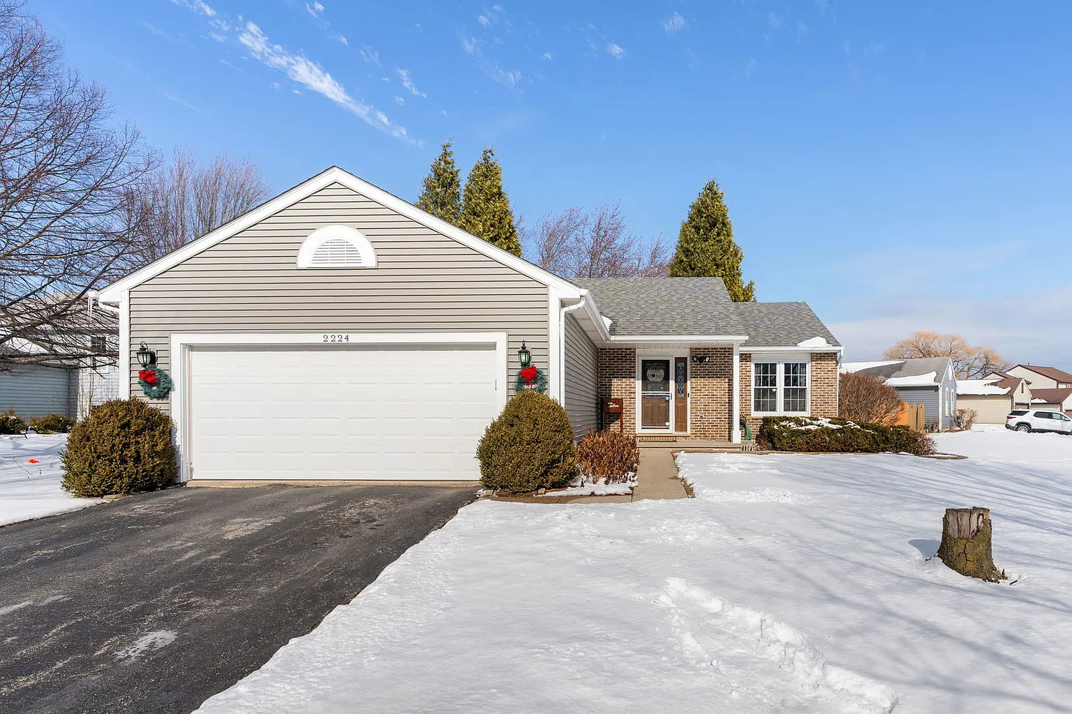 2224 Oak Leaf Ct photo 1