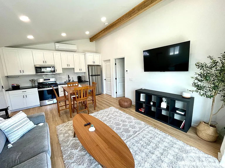 1441 Louden Ln #2 — Photo 5
