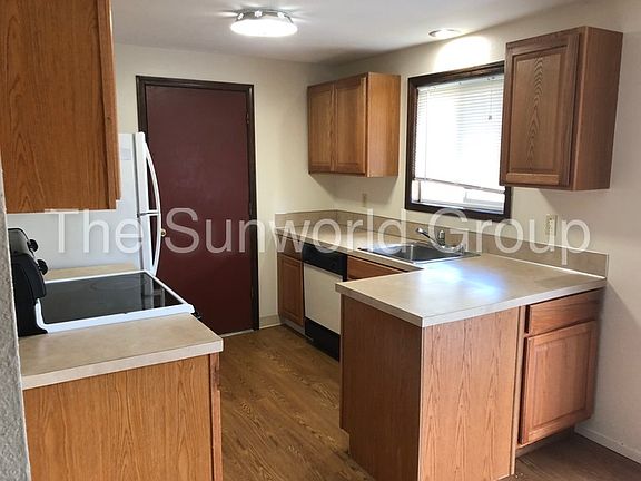 3rd image of 13816 NE 35th Cir