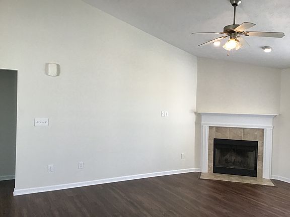 4th image of 5240 Montavia Ln