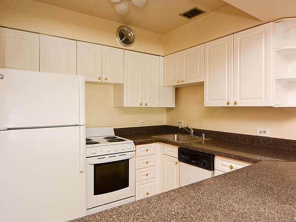 4th image of 1220 N La Salle Dr APT 5A