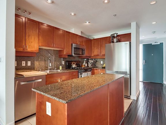 4th image of 1240 India St Unit 1112