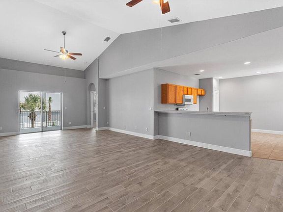 5th image of 906 Ocaso Ln Unit 203