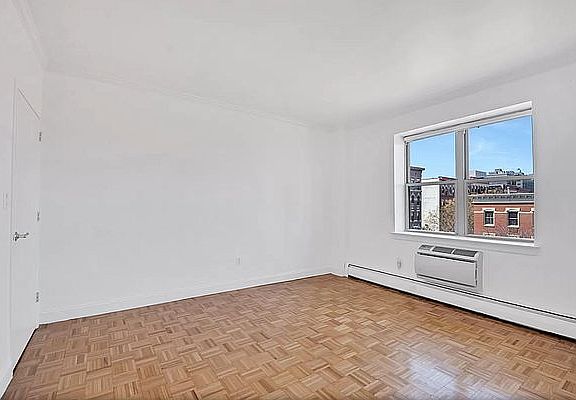4th image of 324 E 30th St #9