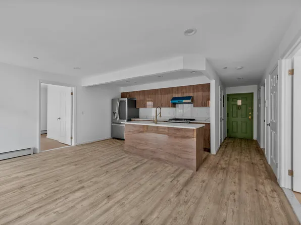 134-43 Maple Avenue image 10 of 14