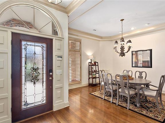 3rd image of 4005 Thornbury Dr