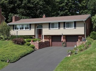 1251 Montclair Dr, Pittsburgh, PA 15241