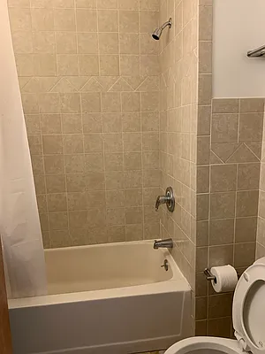 Rented by Giaps Realty Group LLC | media 18