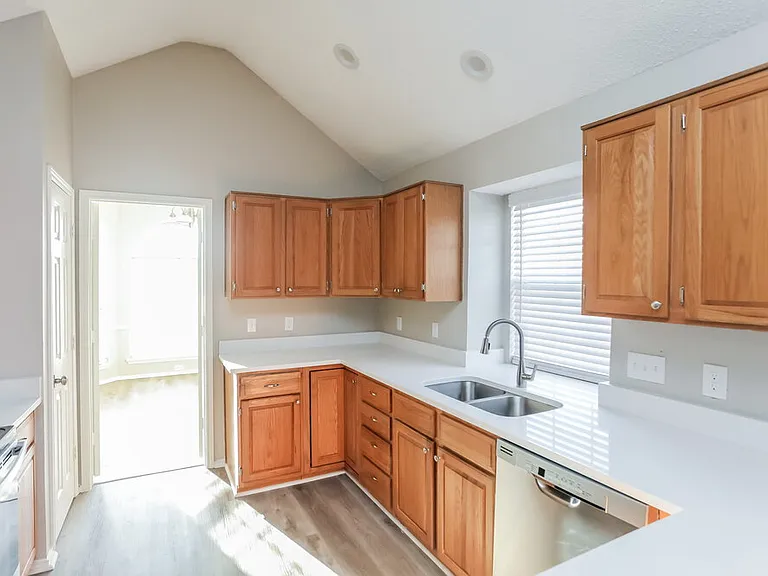 708 Brees Dr — Photo 6