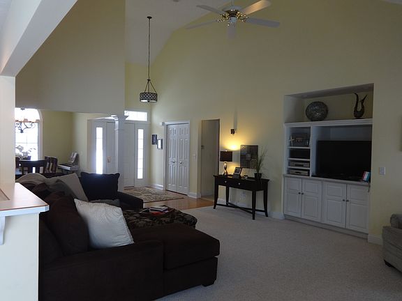 3rd image of 3527 Malvern Dr