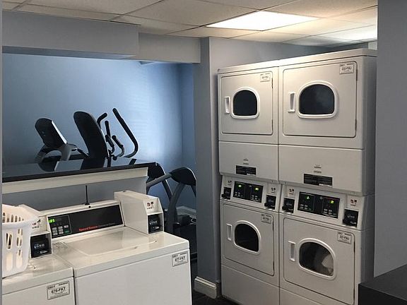 2nd image of 906 S Washington St APT 302
