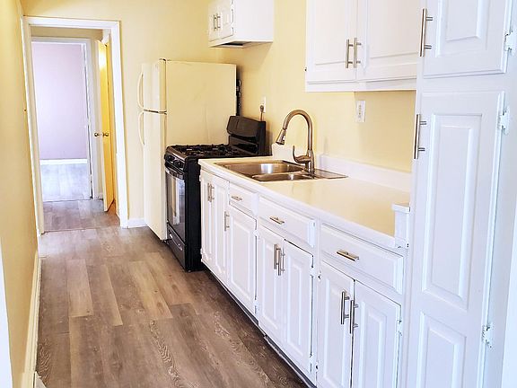 5th image of 291 N Saginaw St APT A