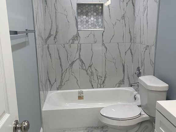 4th image of 1770 Southgate Ln SE #B