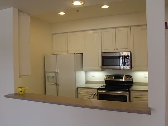 5th image of 1951 Ofarrell St APT 200