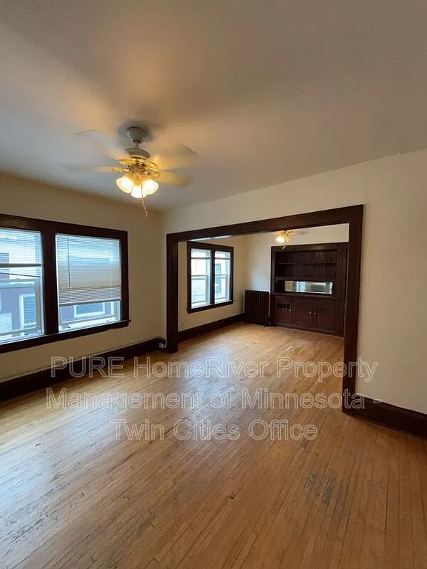 3 bed, 1.0 bath, 1000 sqft, $1,275 — Photo 2