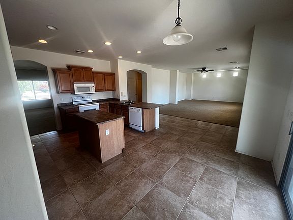 3rd image of 10815 E Marigold Ln