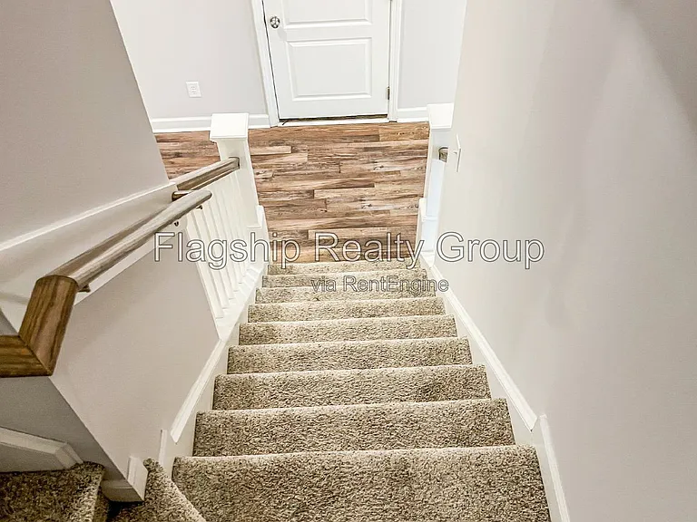 491 Fallingbrook Dr — Photo 29