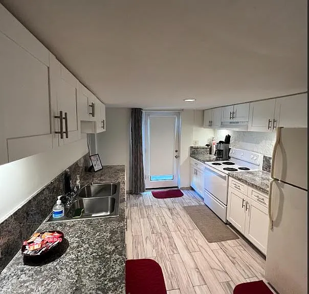 2387 Mount Olympus Dr #1/2 — Photo 14