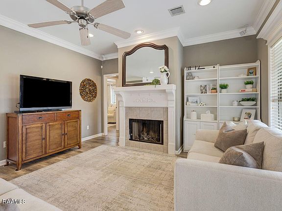 3rd image of 133 Wild Rose Ln