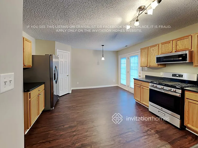 4403 Staffordshire Ln — Photo 9