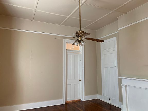 4th image of 528 Newton St
