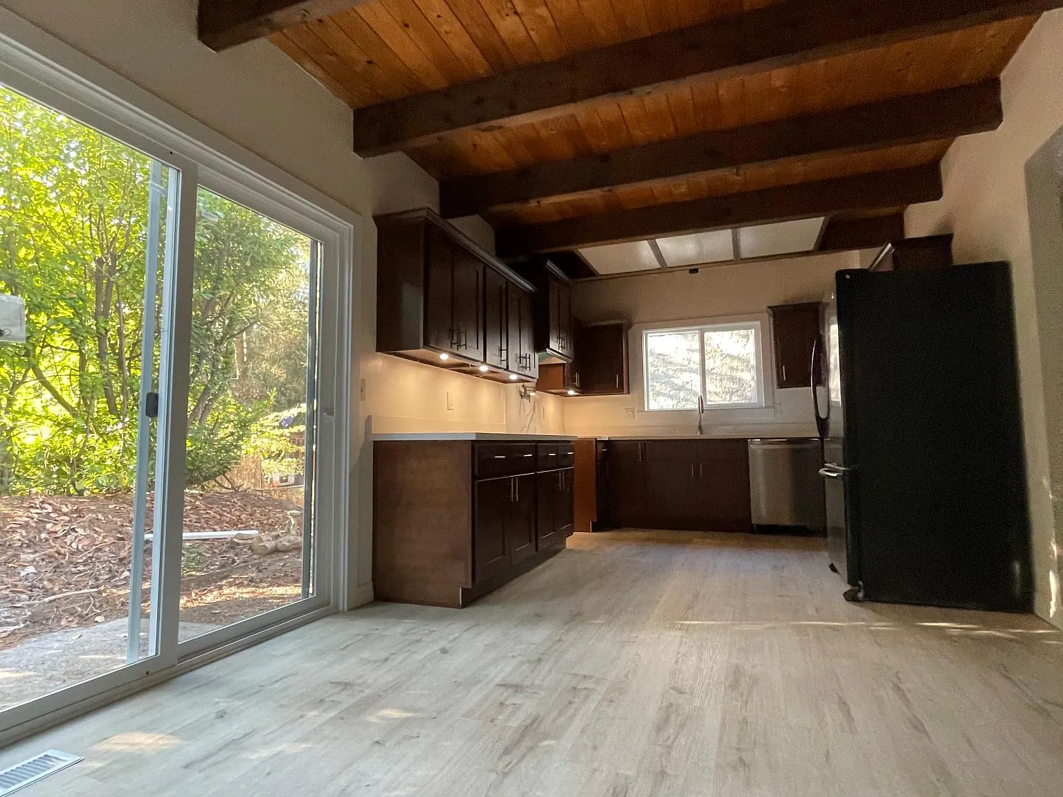 4 bed, 2218 sqft, $3,300 — Photo 4