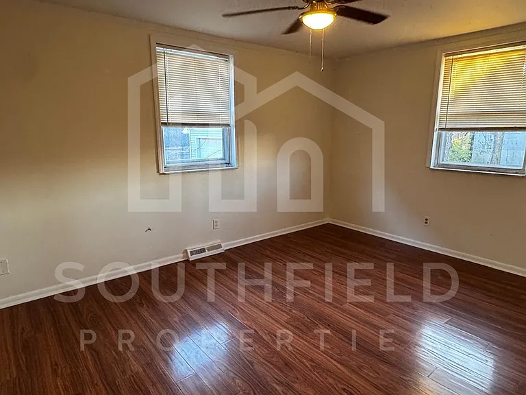 3735 Lovell Ave #3 — Photo 1