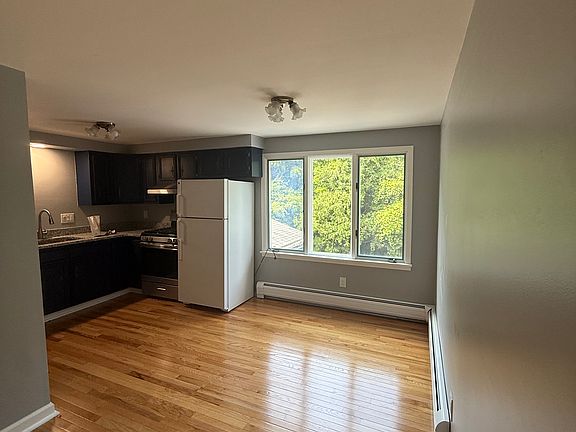 5th image of 560 Cortland St #2