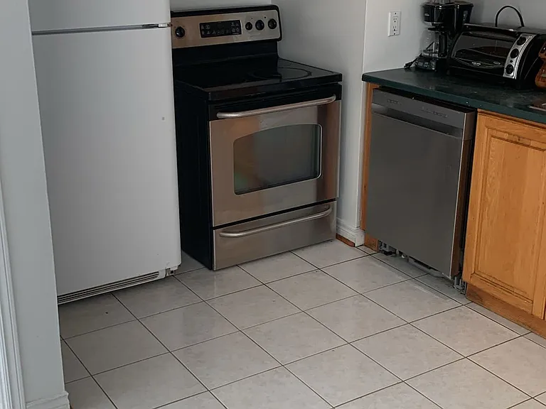 26 Jones Ct #UPPER — Photo 1
