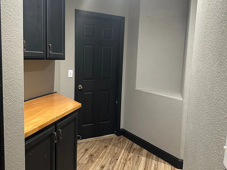 2526 S Jensen St — Photo 6