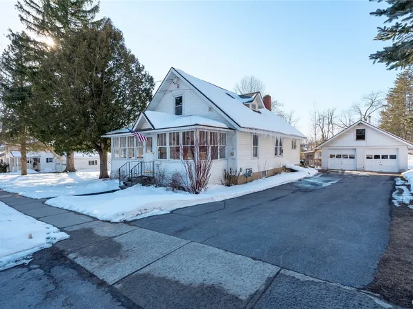 50 High St, Carthage, NY 13619