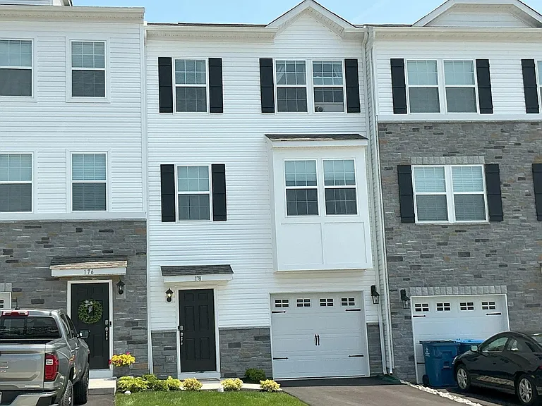 178 Bell Ct — Photo 29