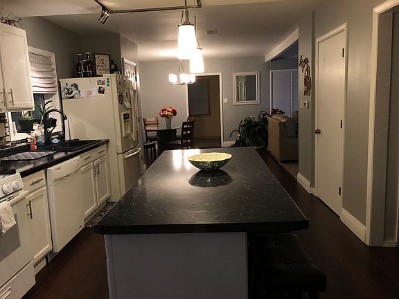 3rd image of 837 Cass Ave