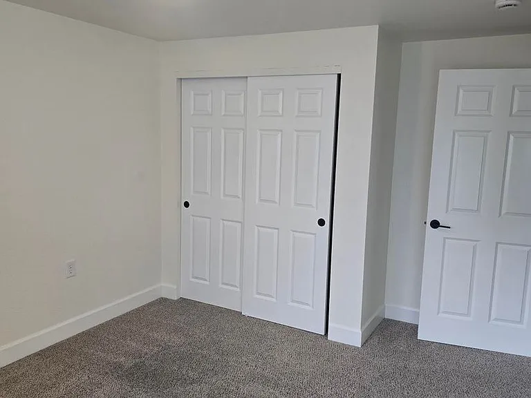 Winfou06-Columbia Village Apartments — Photo 32