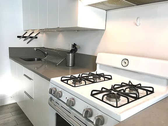 2nd image of 170 Tillary St APT 606