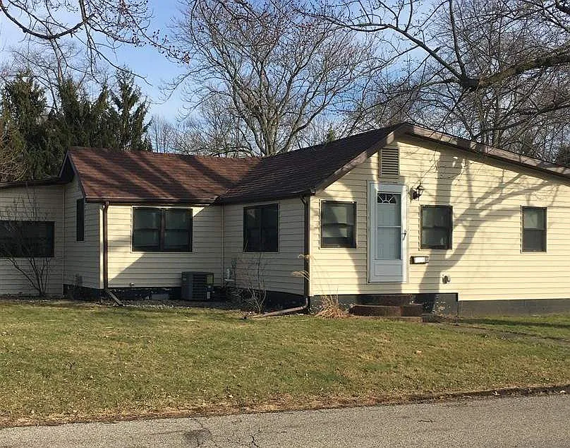 324 N Sherman St photo 1