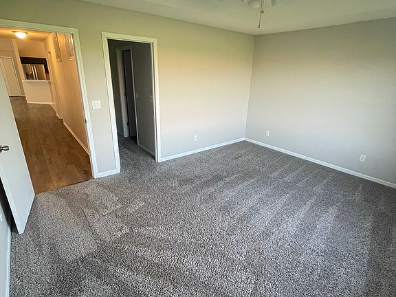 5th image of 10885 Park St